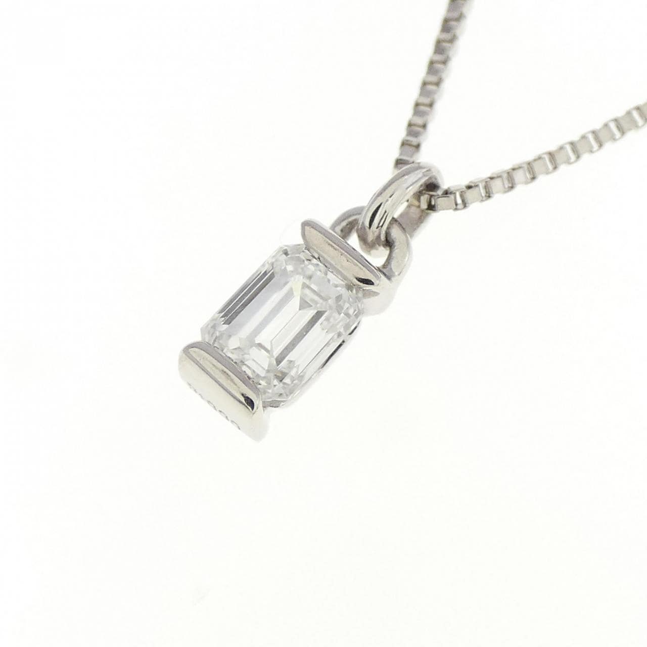 PT999 Diamond Necklace 0.235CT D VS2 Emerald Cut