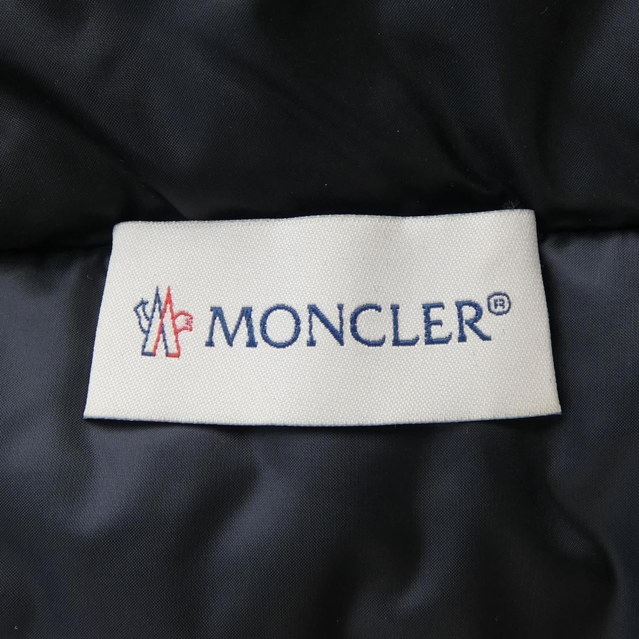 モンクレール MONCLER ダウンジャケット