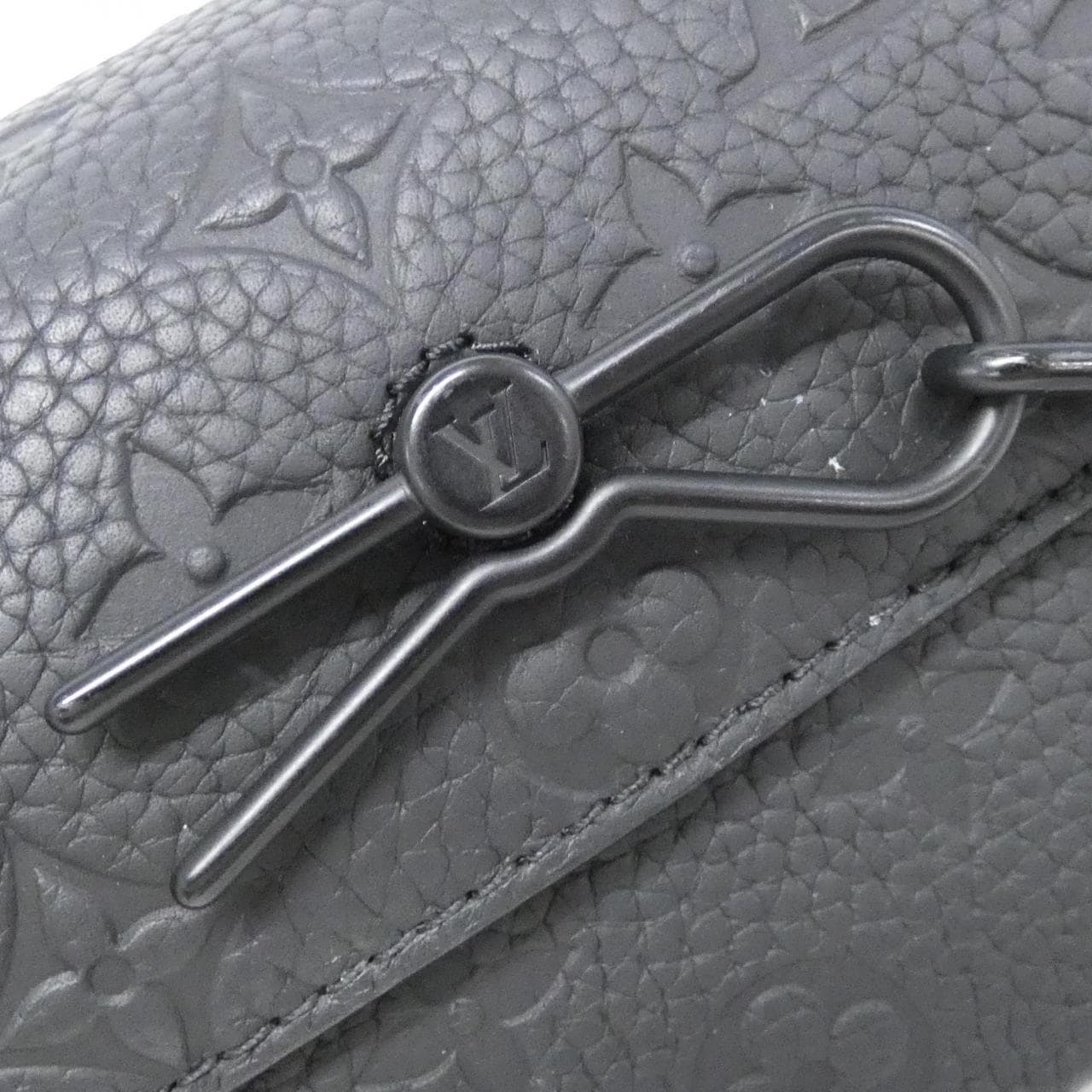 ルイヴィトン トリヨン モノグラム スティーマー ウエアラブル ウォレット M81746 ショルダーバッグ