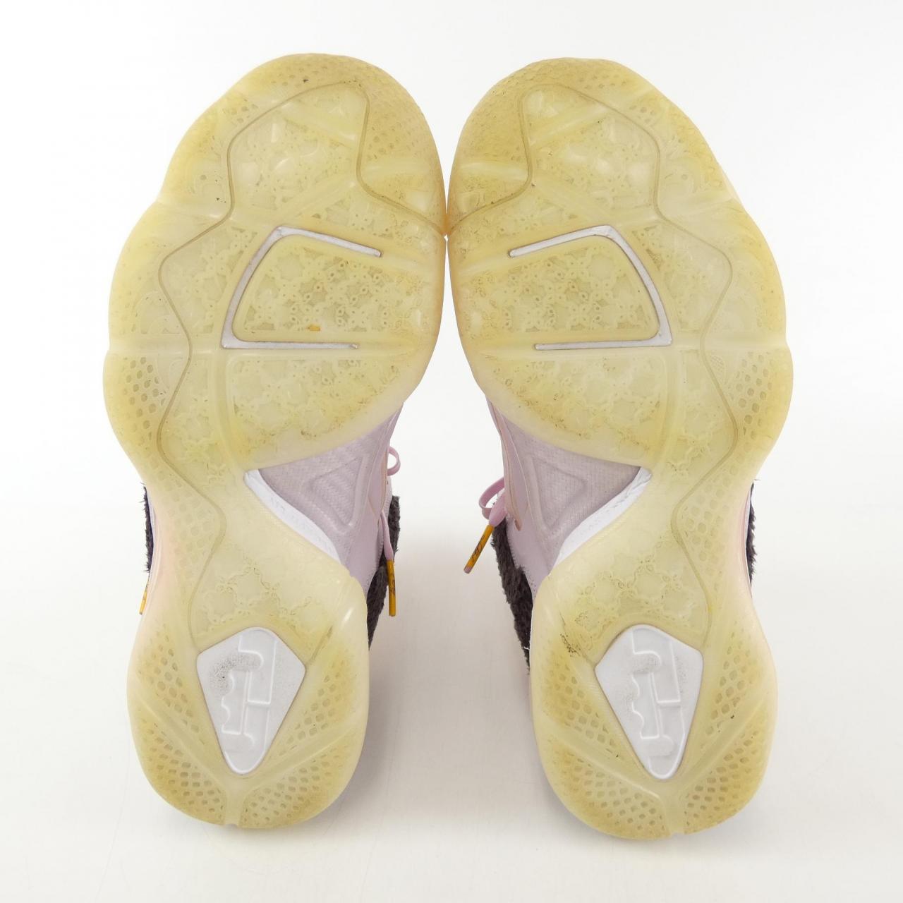 耐克NIKE运动鞋