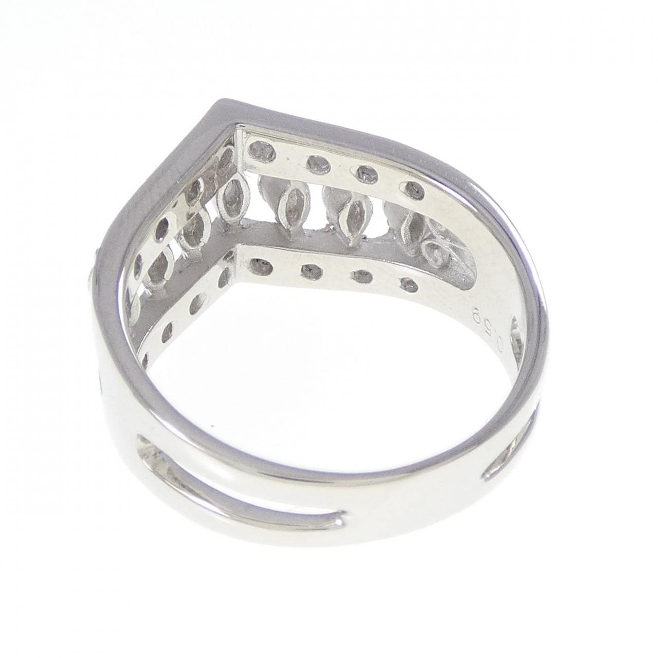 PT900 Diamond ring 0.59CT