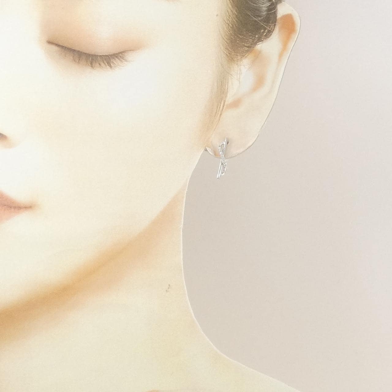 K18WG ダイヤモンド ピアス