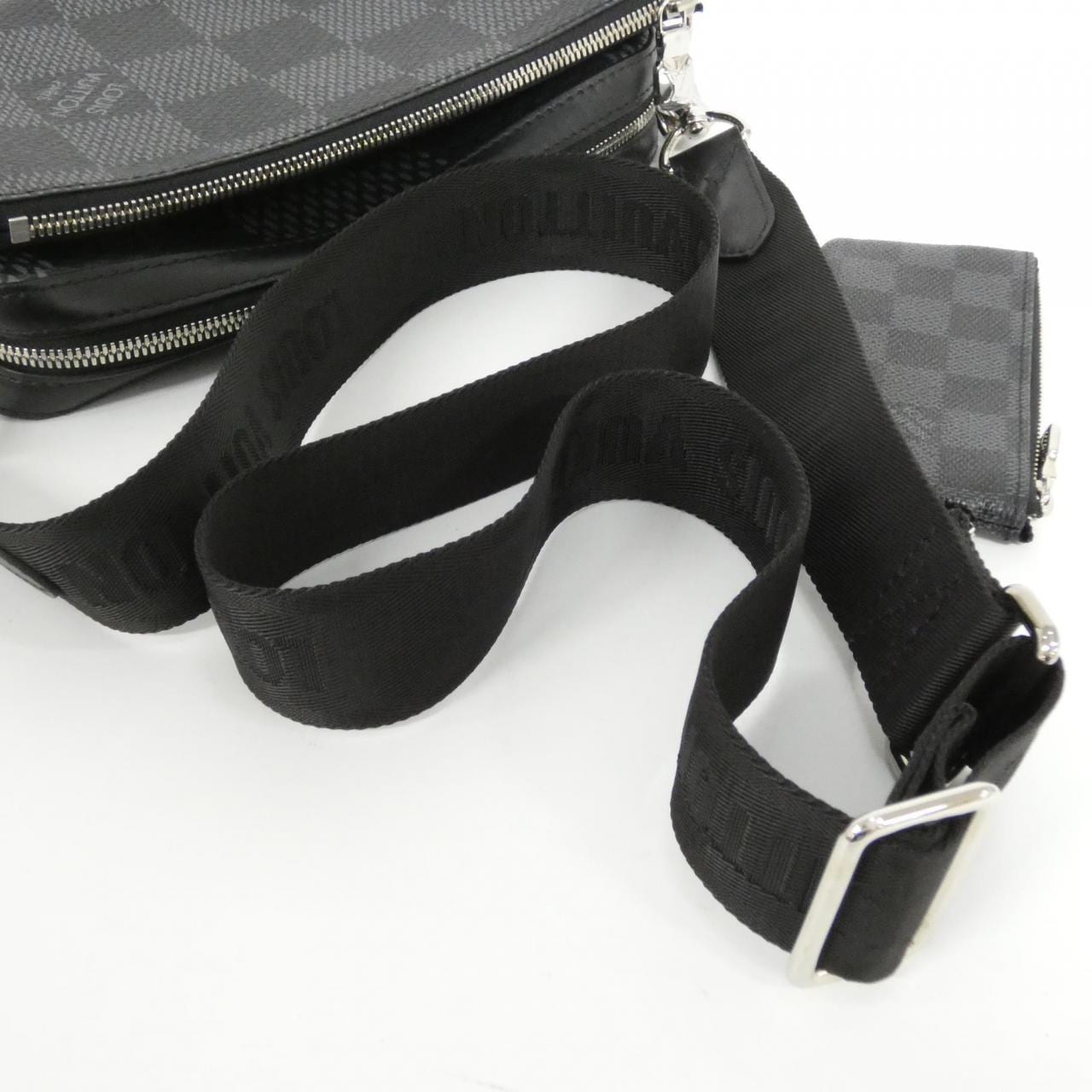 ルイヴィトン ダミエ グラフィット 3D トリオ メッセンジャー N50017 ショルダーバッグ