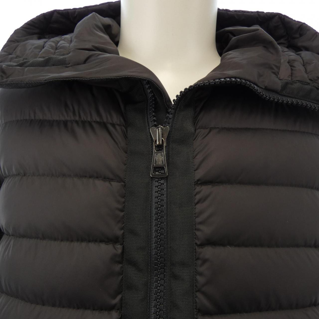 モンクレール MONCLER 20919402800 ダウンジャケット
