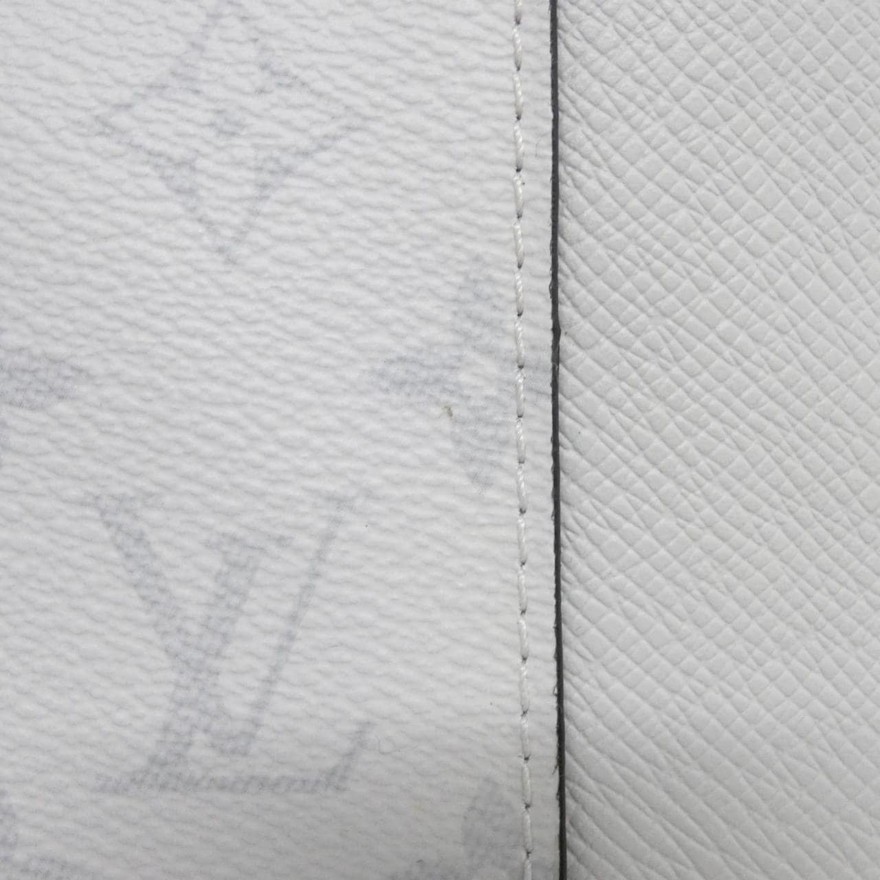 ルイヴィトン タイガ ラマ フラップ メッセンジャー M30411 ショルダーバッグ