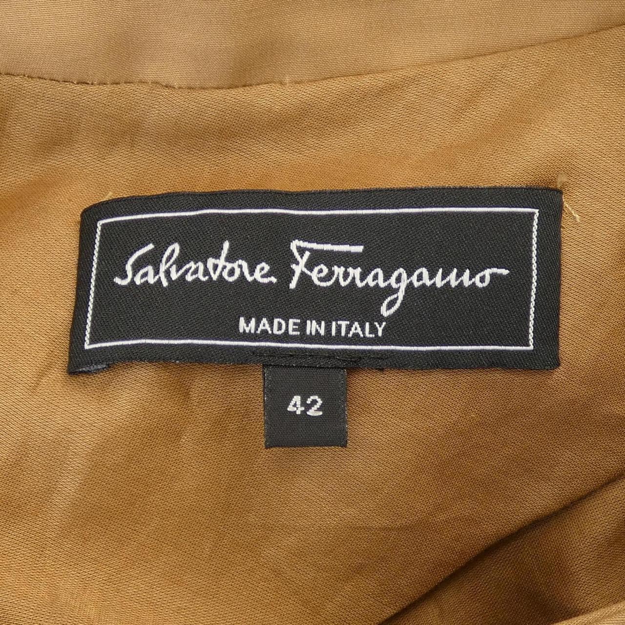 サルヴァトーレフェラガモ SALVATORE FERRAGAMO ノーカラージャケット