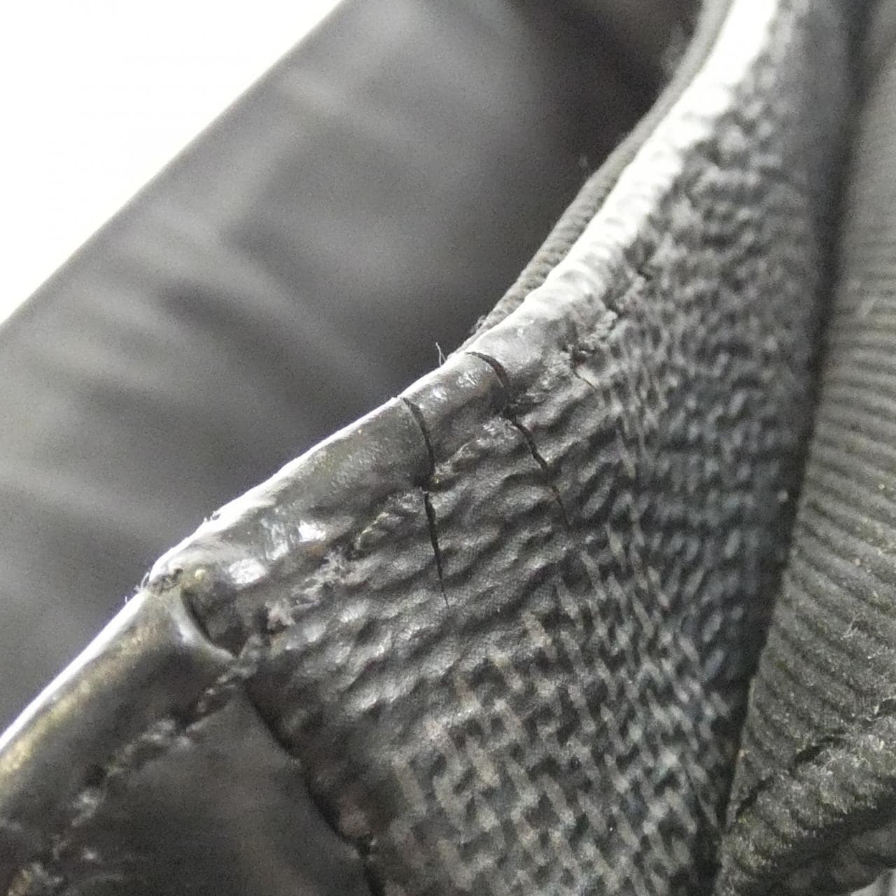 ルイヴィトン ダミエ グラフィット ディストリクト PM N41028 ショルダーバッグ