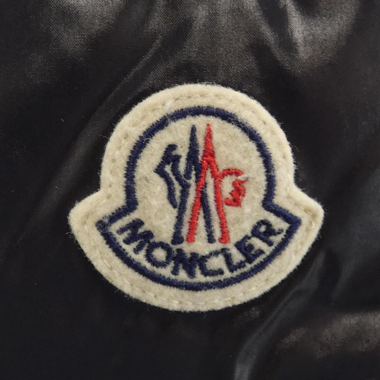 モンクレール MONCLER ダウンジャケット