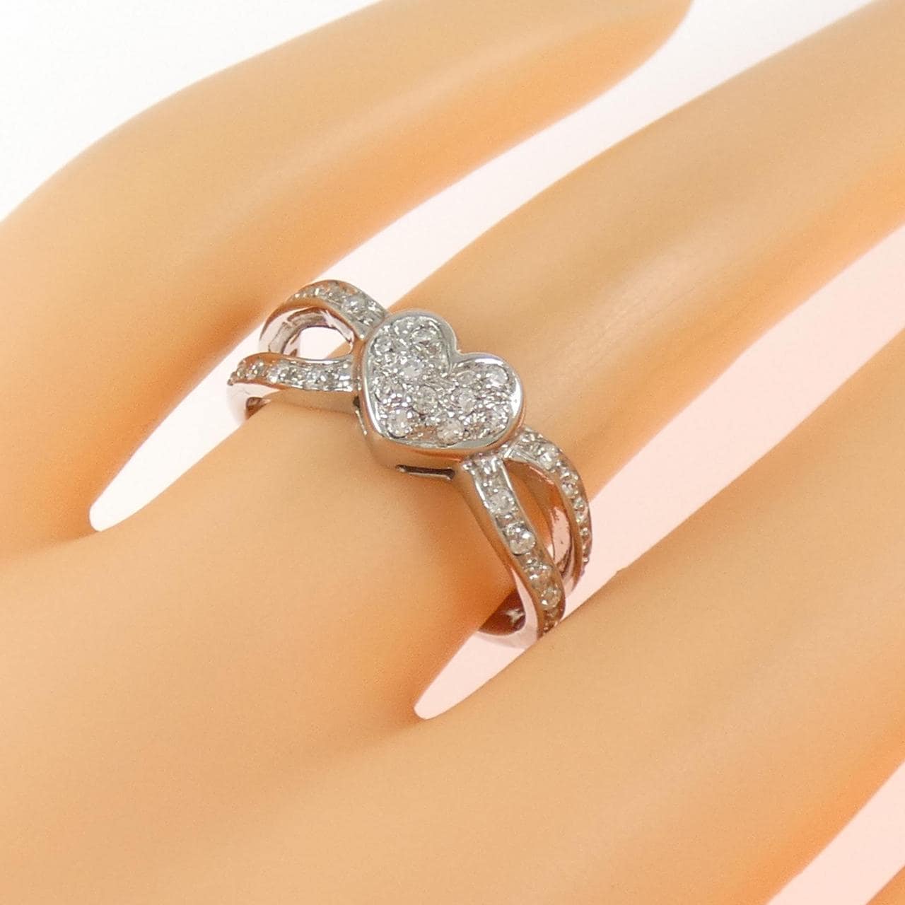 750WG ハート ダイヤモンド リング 0.30CT