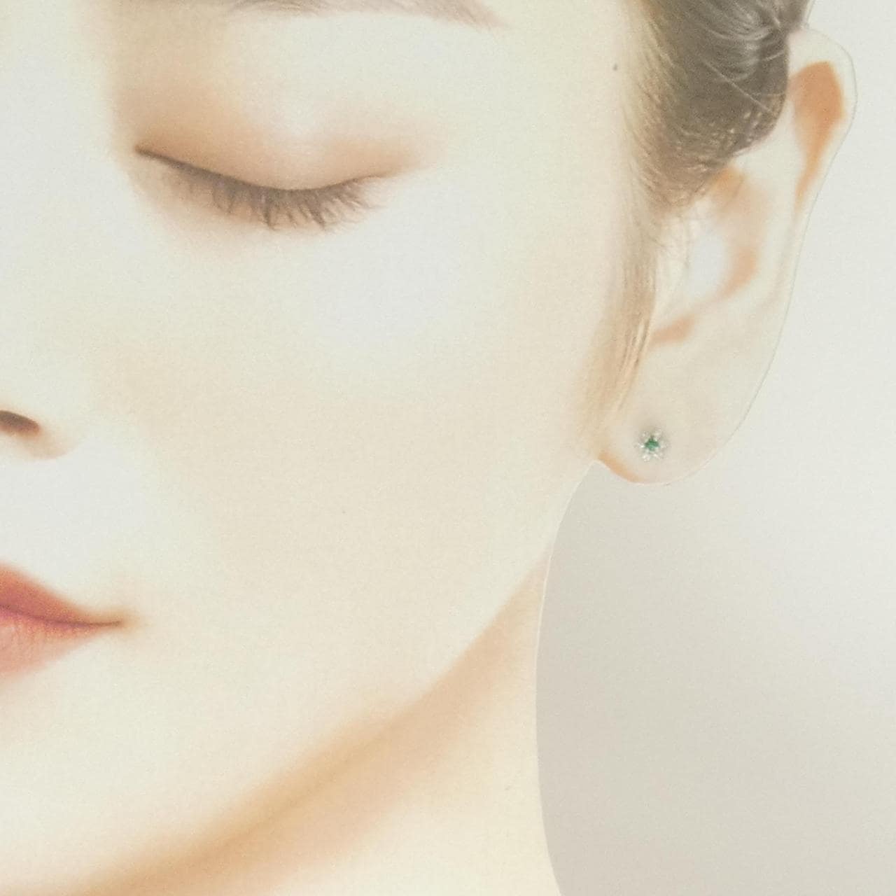 PT900 フラワー エメラルド ピアス