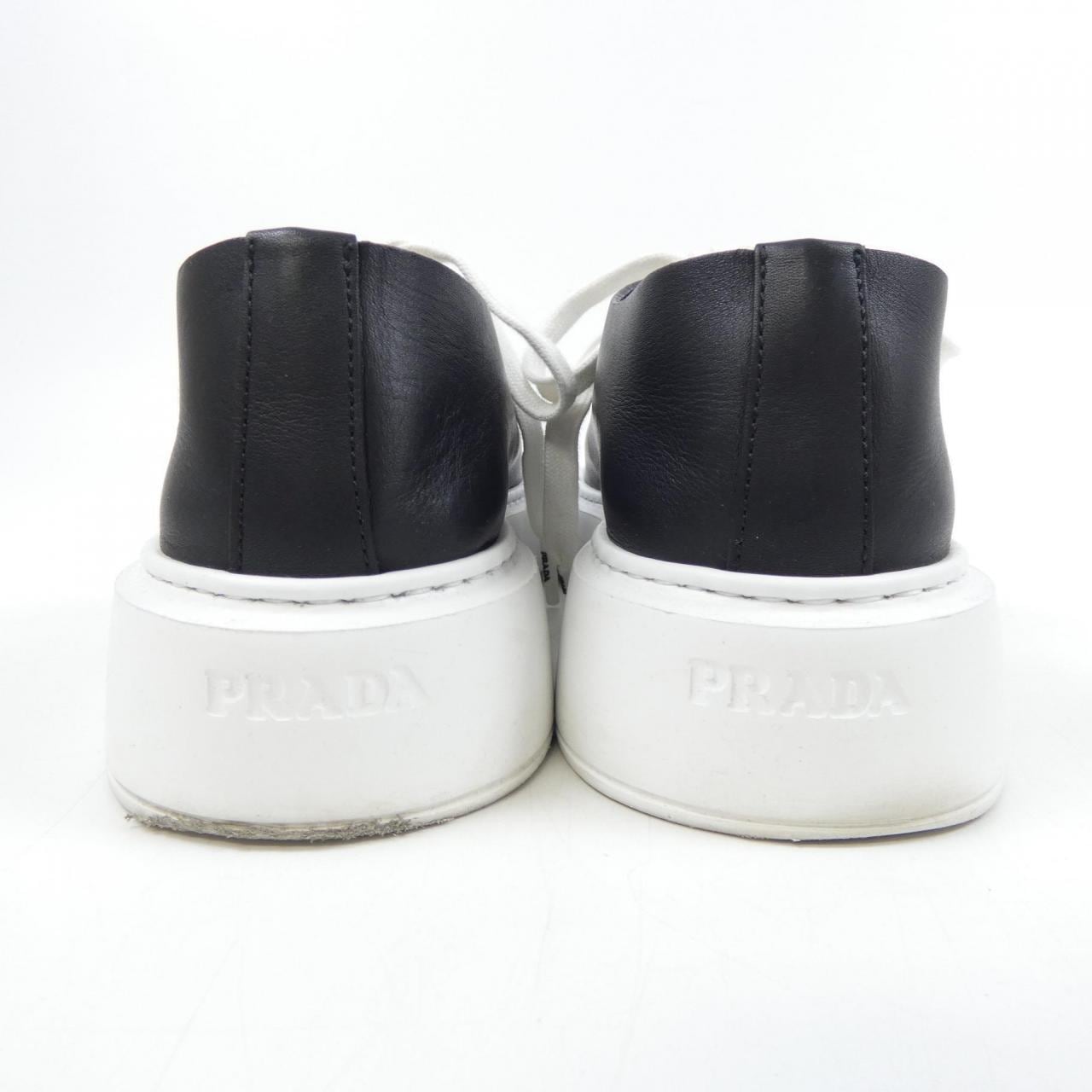プラダ PRADA スニーカー