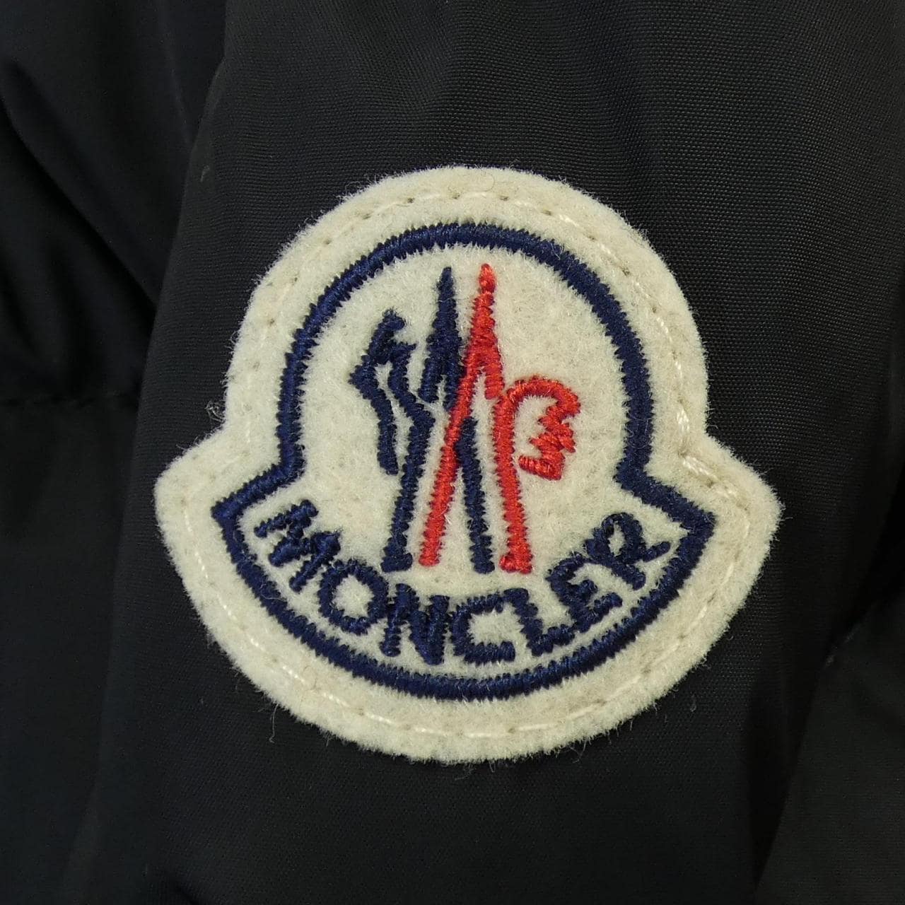 モンクレール MONCLER ARVOUIN ダウンジャケット