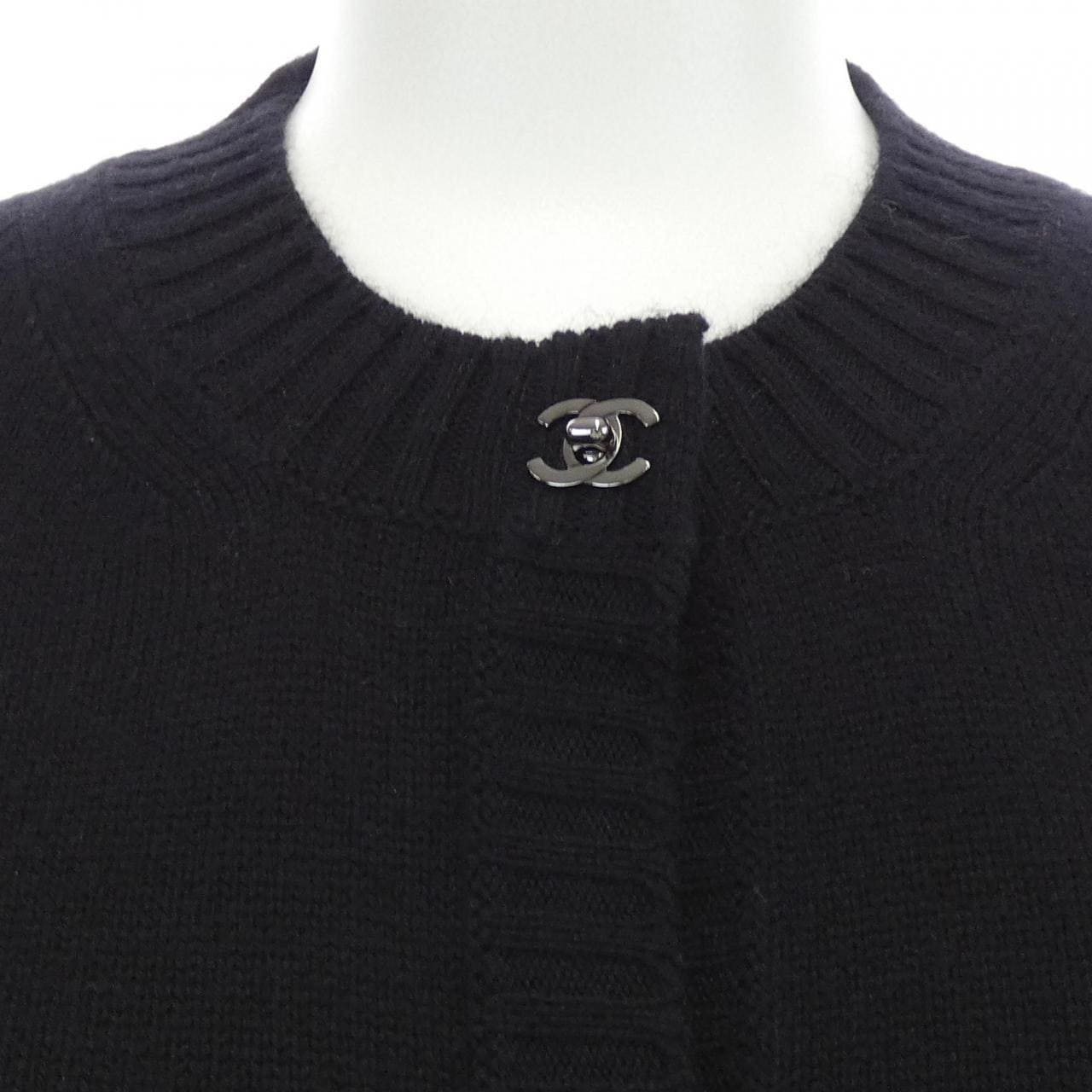 シャネル CHANEL ターンロック P39176K02744 カーディガン