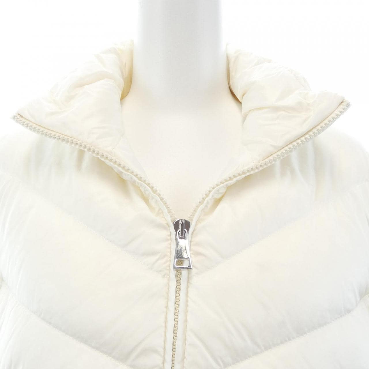 モンクレール MONCLER 20939B00024 ダウンジャケット