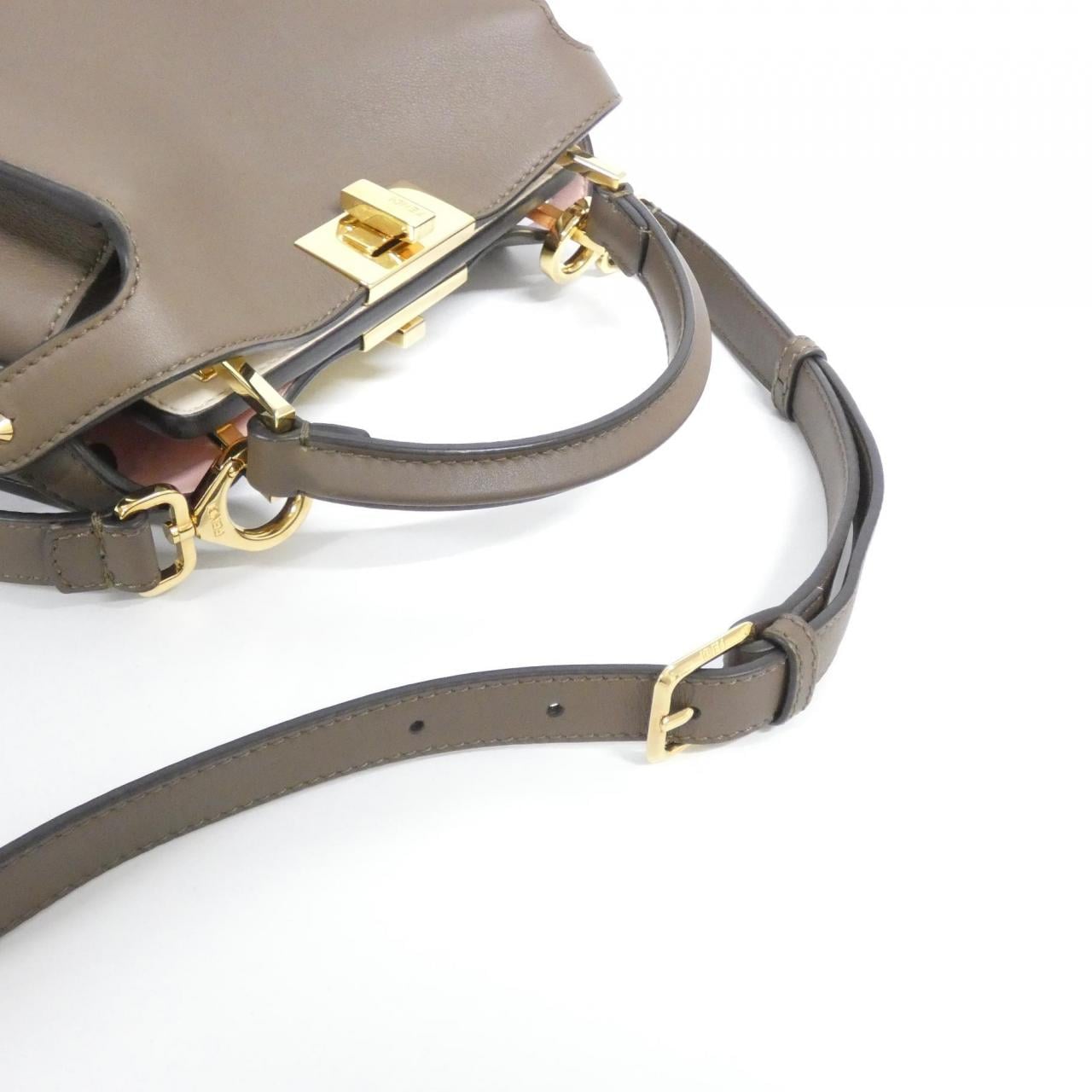 フェンディ ピーカブー エッセンシャリー 8BN302 9FJ バッグ