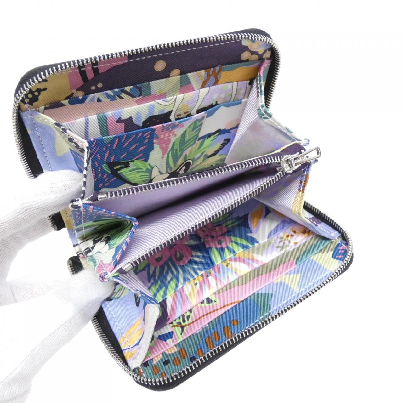 エルメス EN LIBERTE シルク イン コンパクト 084266CK 財布