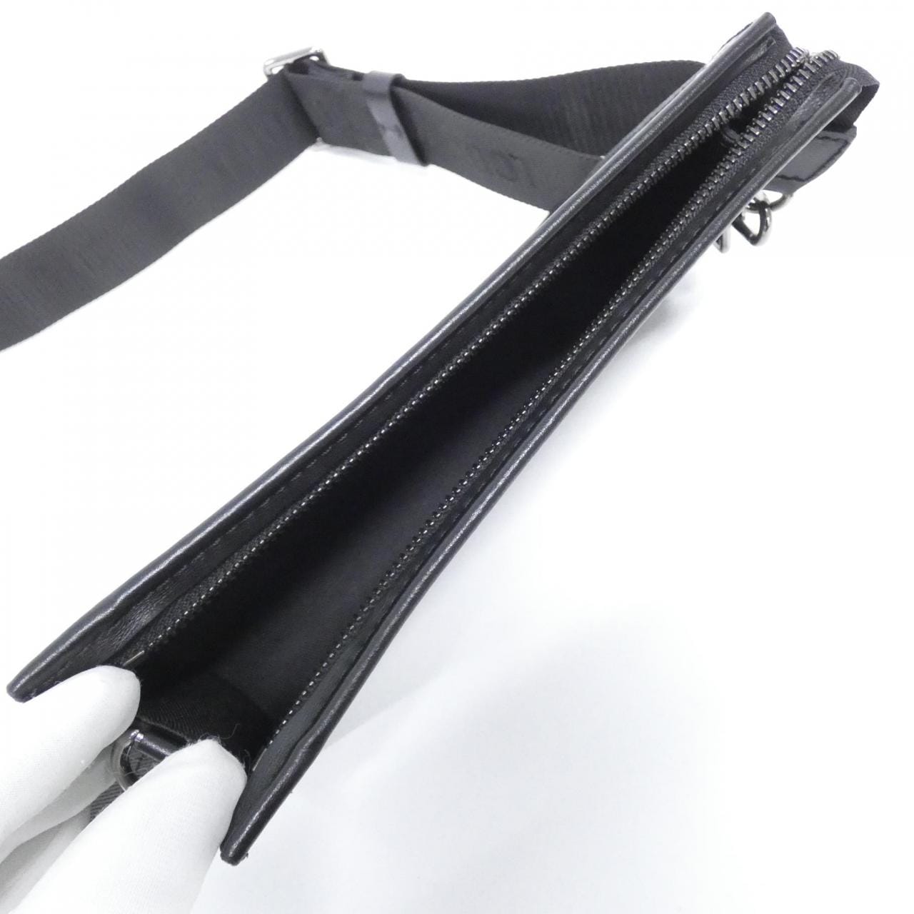 ルイヴィトン モノグラム エクリプス リバース ガストン ウェアラブル ウォレット M81124 ショルダーバッグ