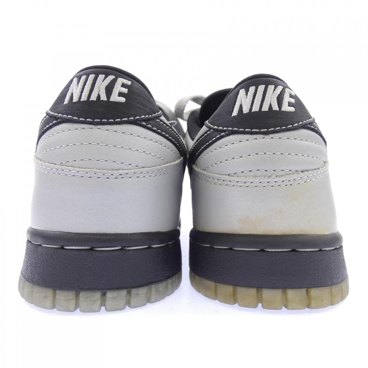 ナイキ NIKE 304714-007 スニーカー