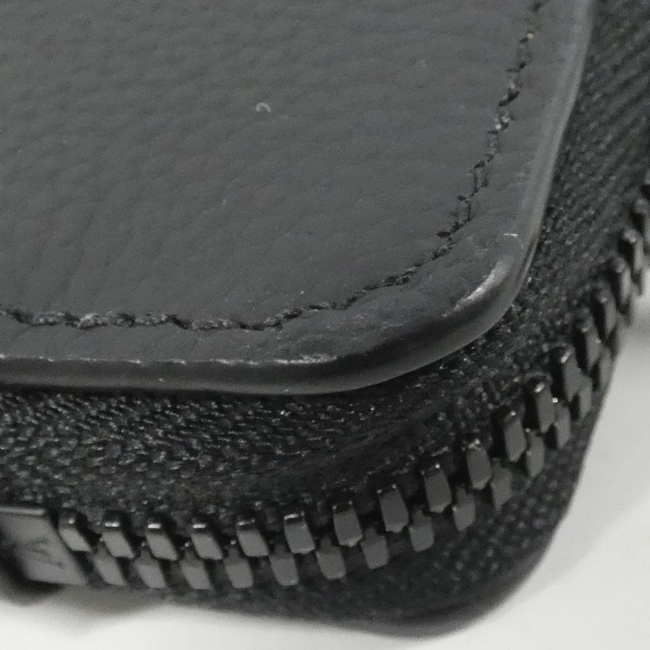 ルイヴィトン LVアエログラム フォン ポーチ M57089 ショルダーバッグ