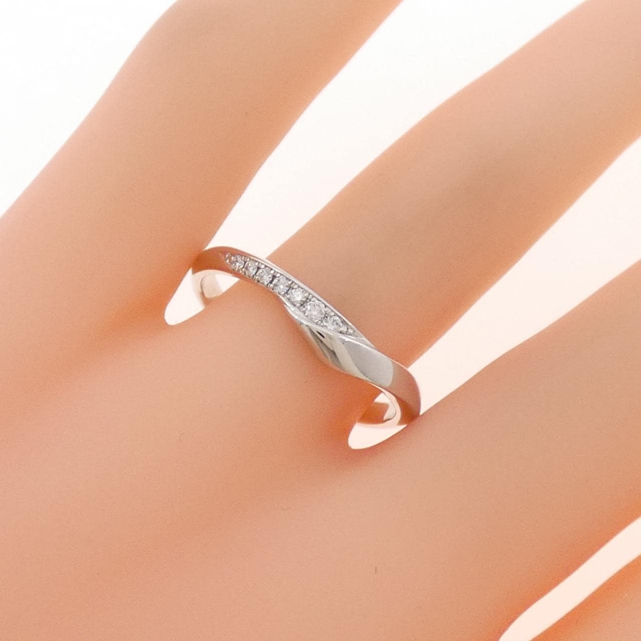 ニワカ ダイヤモンド リング