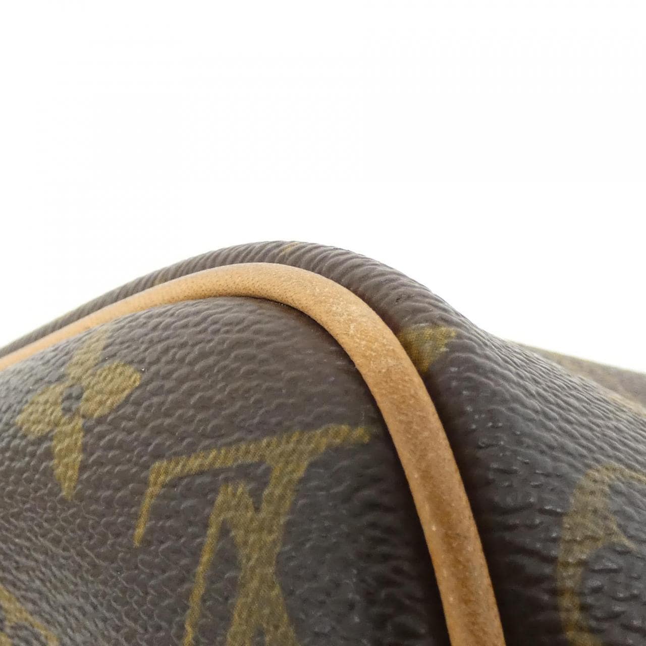 ルイヴィトン モノグラム トゥルーヴィル M42228 バッグ