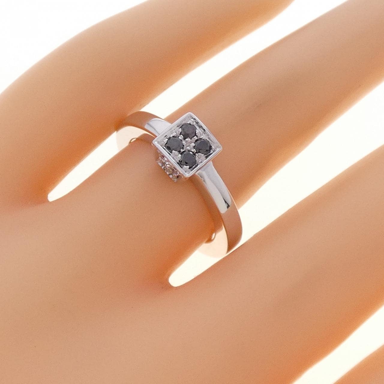 750WG ダイヤモンド リング 0.16CT