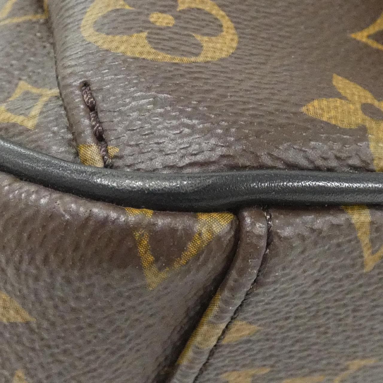 ルイヴィトン モノグラム マカサー クリストファー メッセンジャー M41643 ショルダーバッグ