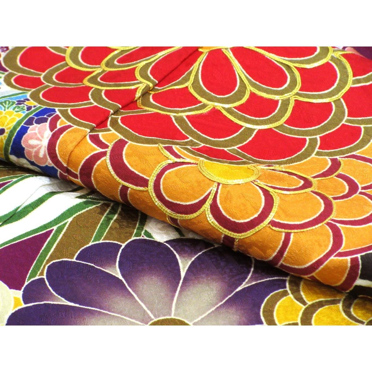 振袖　友禅加工刺繍入り