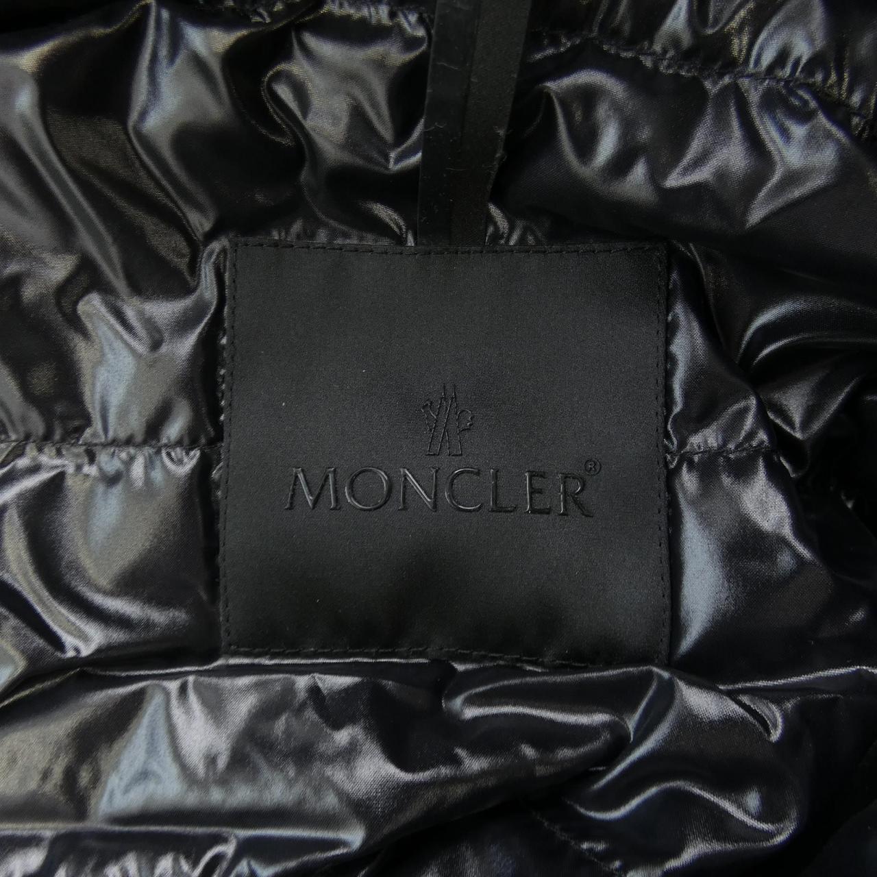 モンクレール MONCLER ダウンジャケット