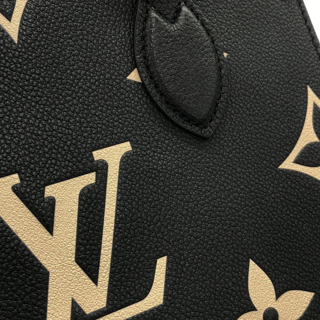 ルイヴィトン バイカラー モノグラム アンプラント オンザゴー PM M45659 バッグ