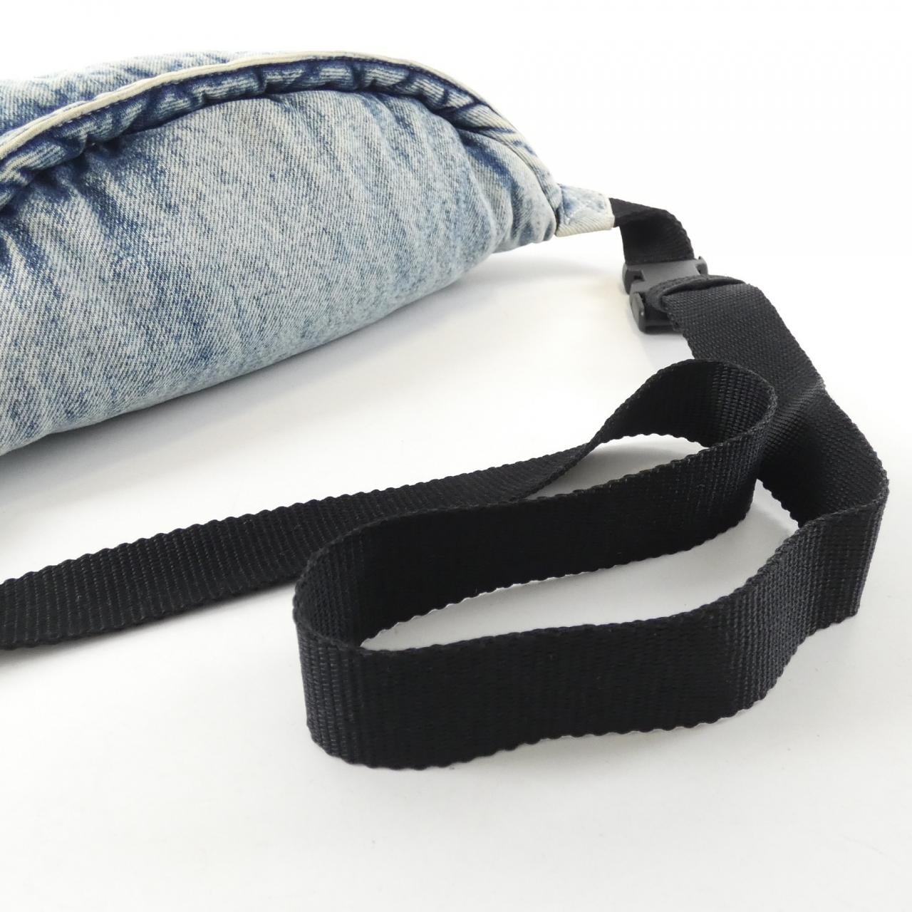 バレンシアガ エクスプローラー ベルトパック 755803 2AAHB ウエストバッグ