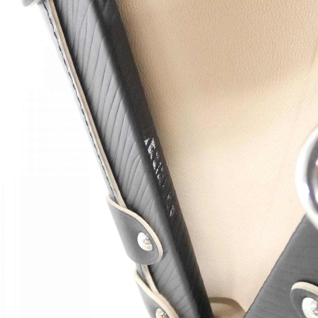 ルイヴィトン エピ(ワールドツアー) プティット マル M52051 ショルダーバッグ