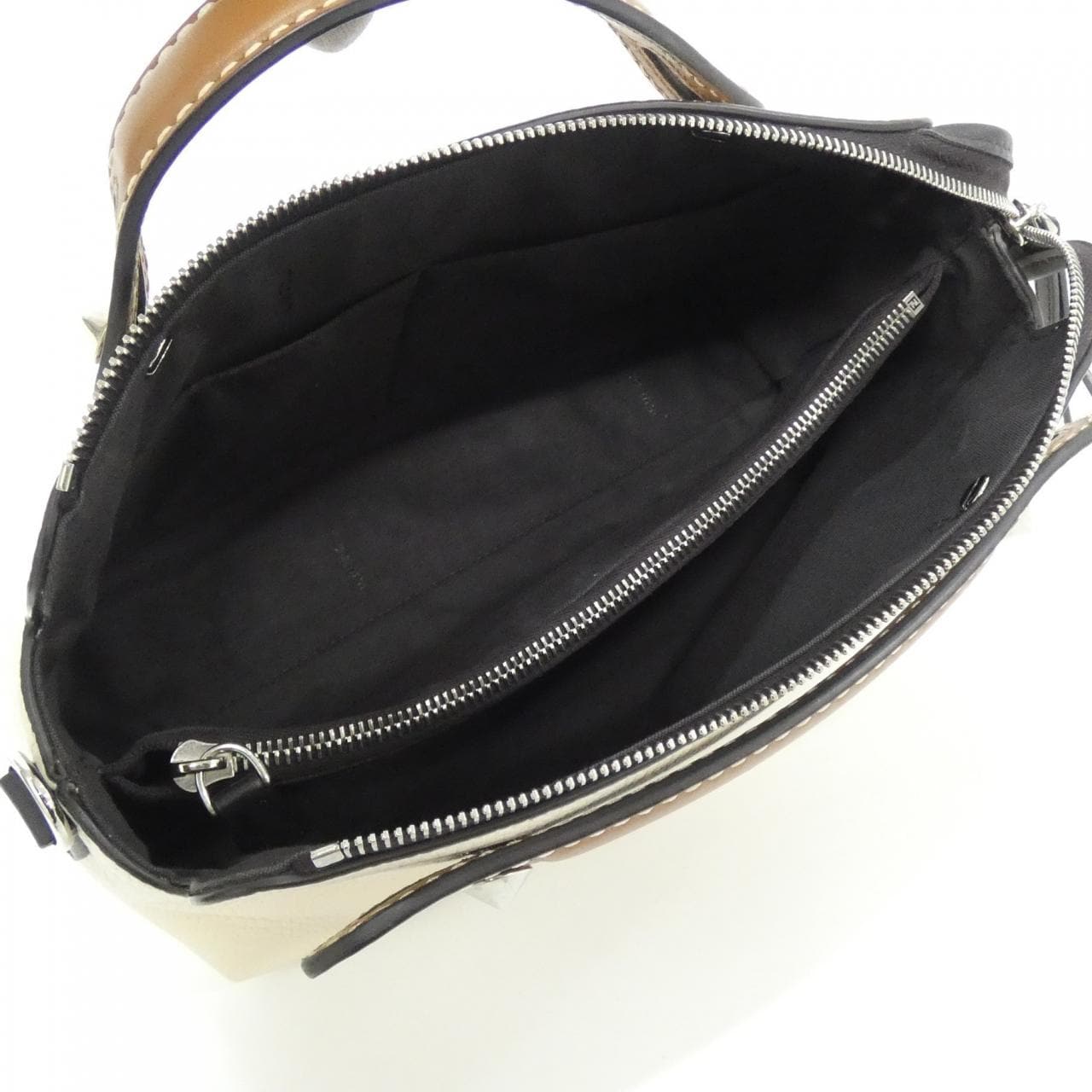 フェンディ バイ ザ ウェイ 8BL124 A41U バッグ