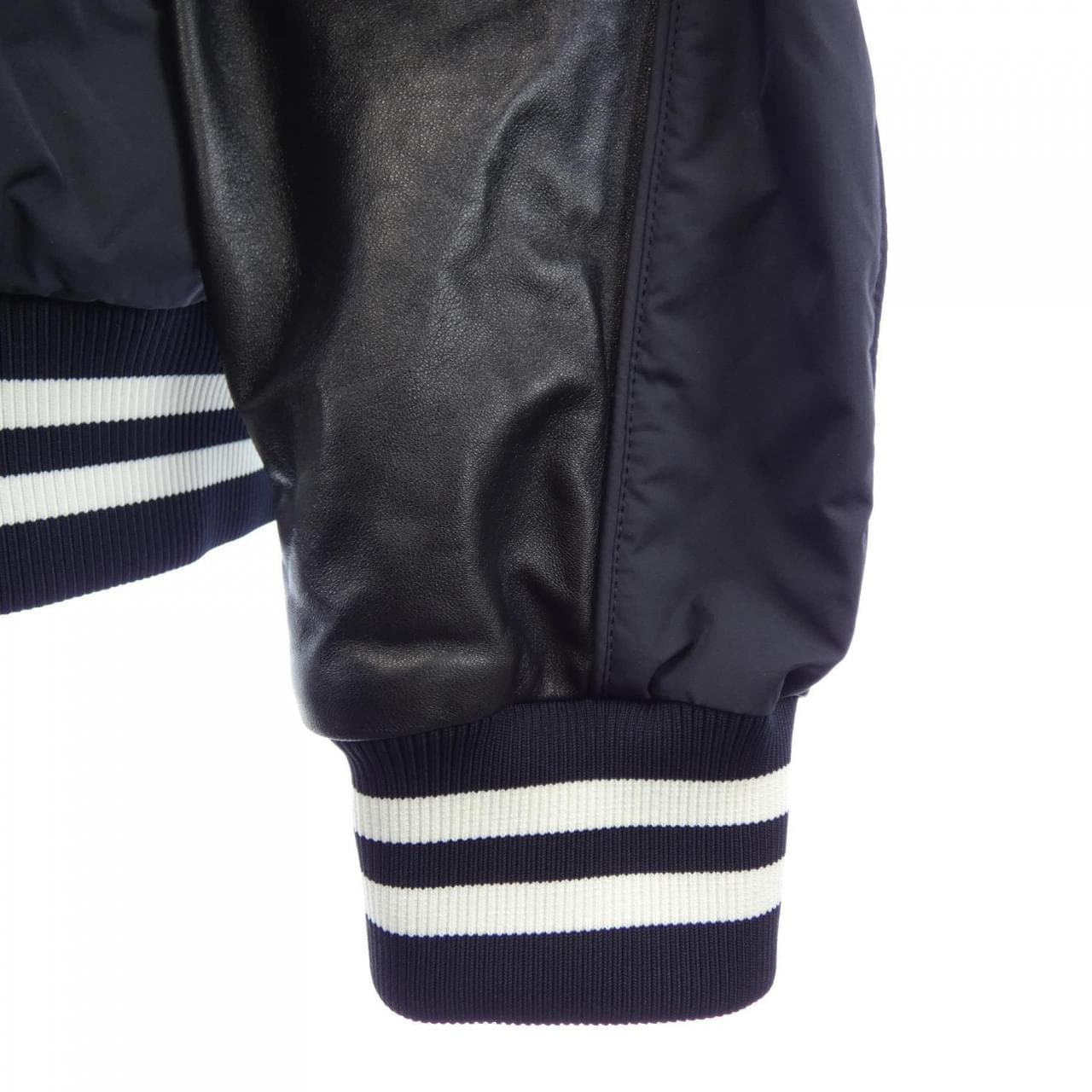 モンクレール MONCLER DETIAN ダウンジャケット