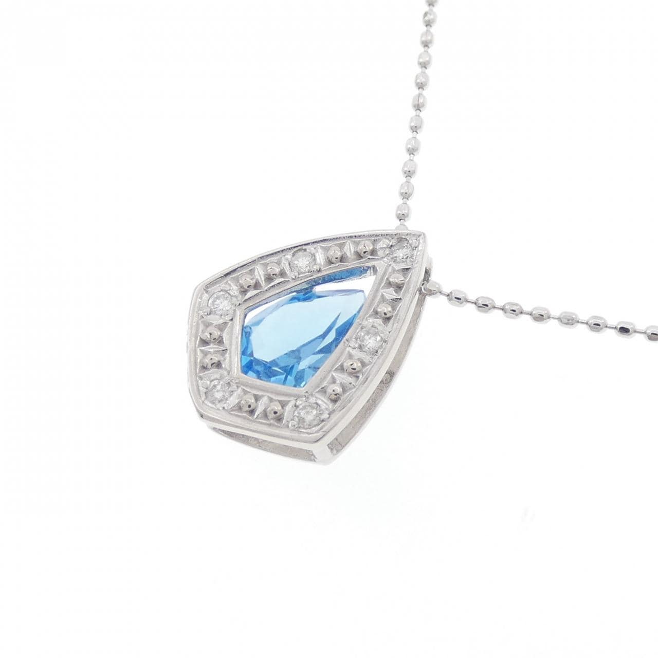 K18WG blue Topaz necklace