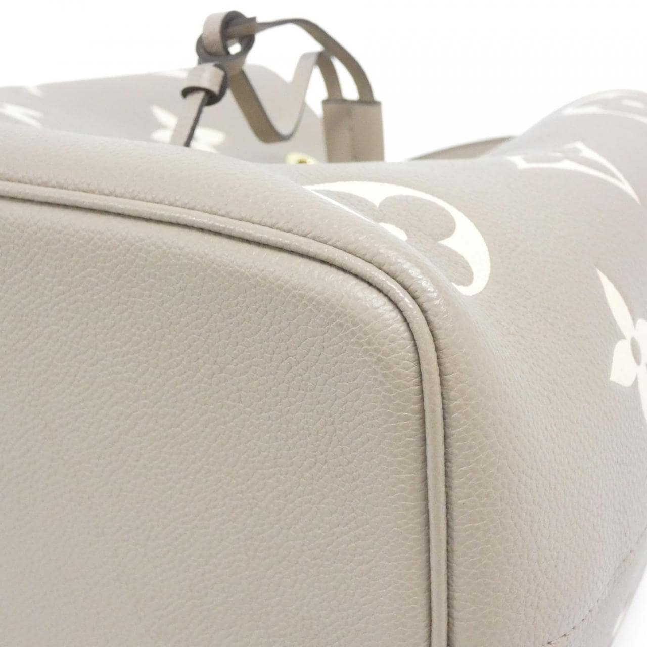 ルイヴィトン バイカラー モノグラム アンプラント ネオ ノエ MM M45555 ショルダーバッグ