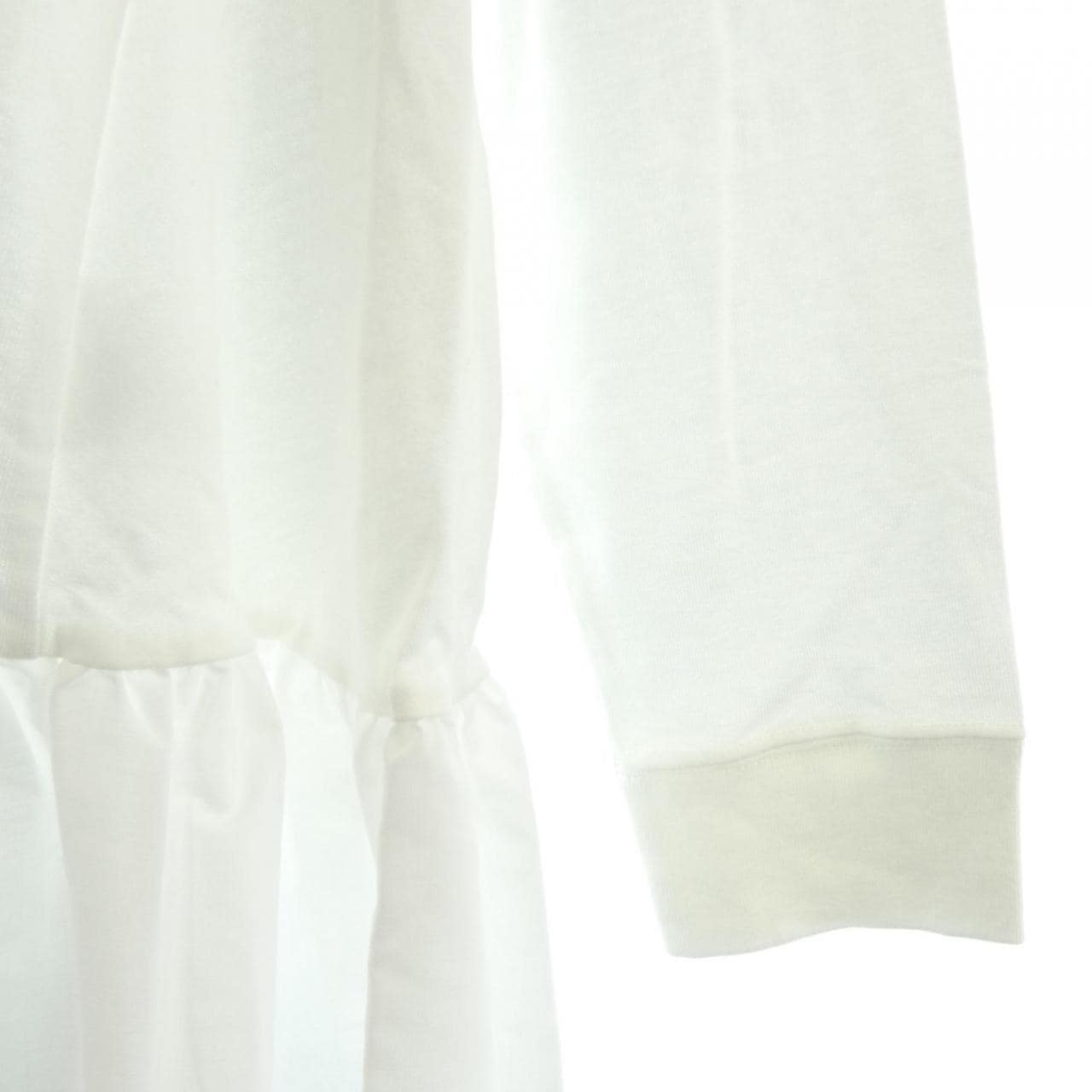 ヨリ yori トップス