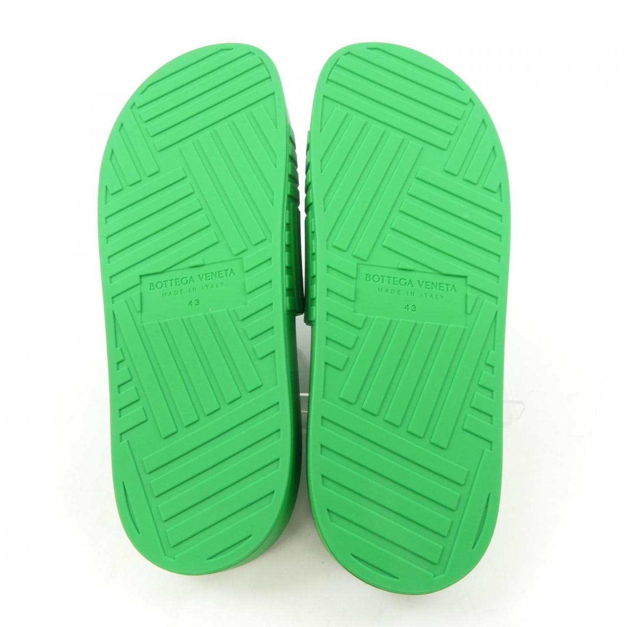 ボッテガヴェネタ BOTTEGA VENETA 690105　V1060　9031 サンダル