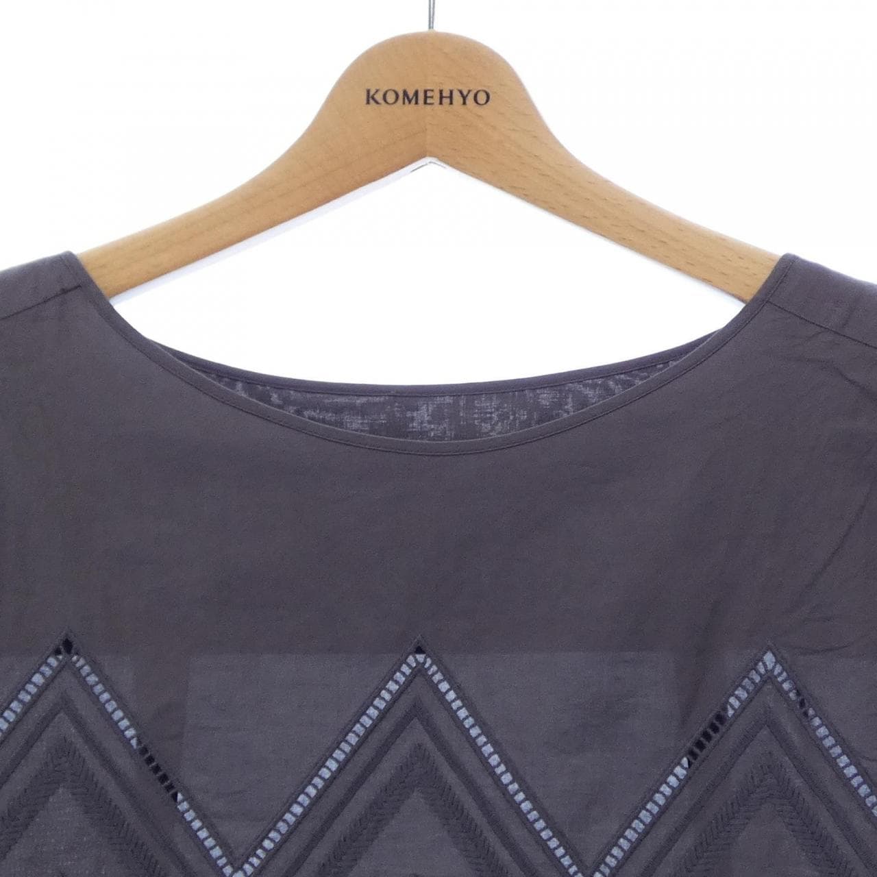 麥金塔倫敦MACKINTOSH LONDON上衣