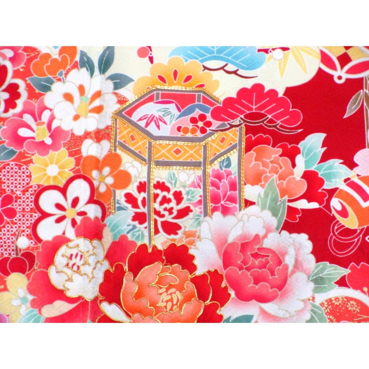 振袖　友禅金彩加工　刺繍入り