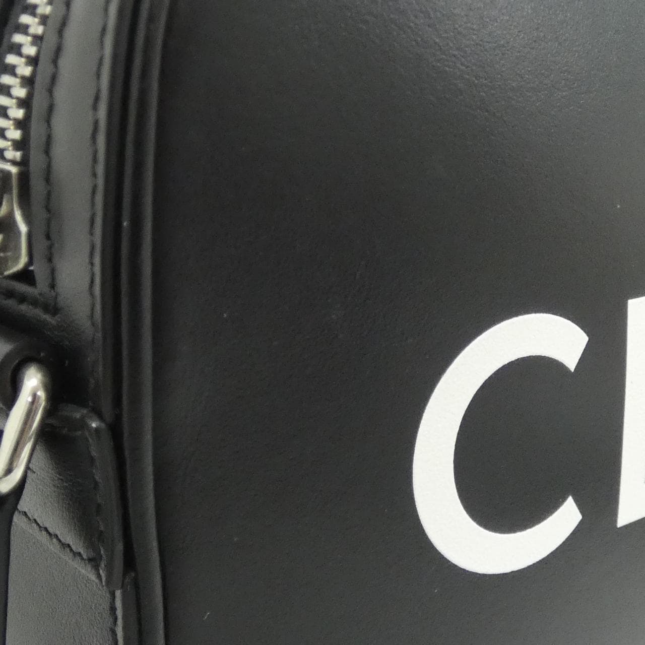 CELINE横向邮差包 194503DOT 单肩包