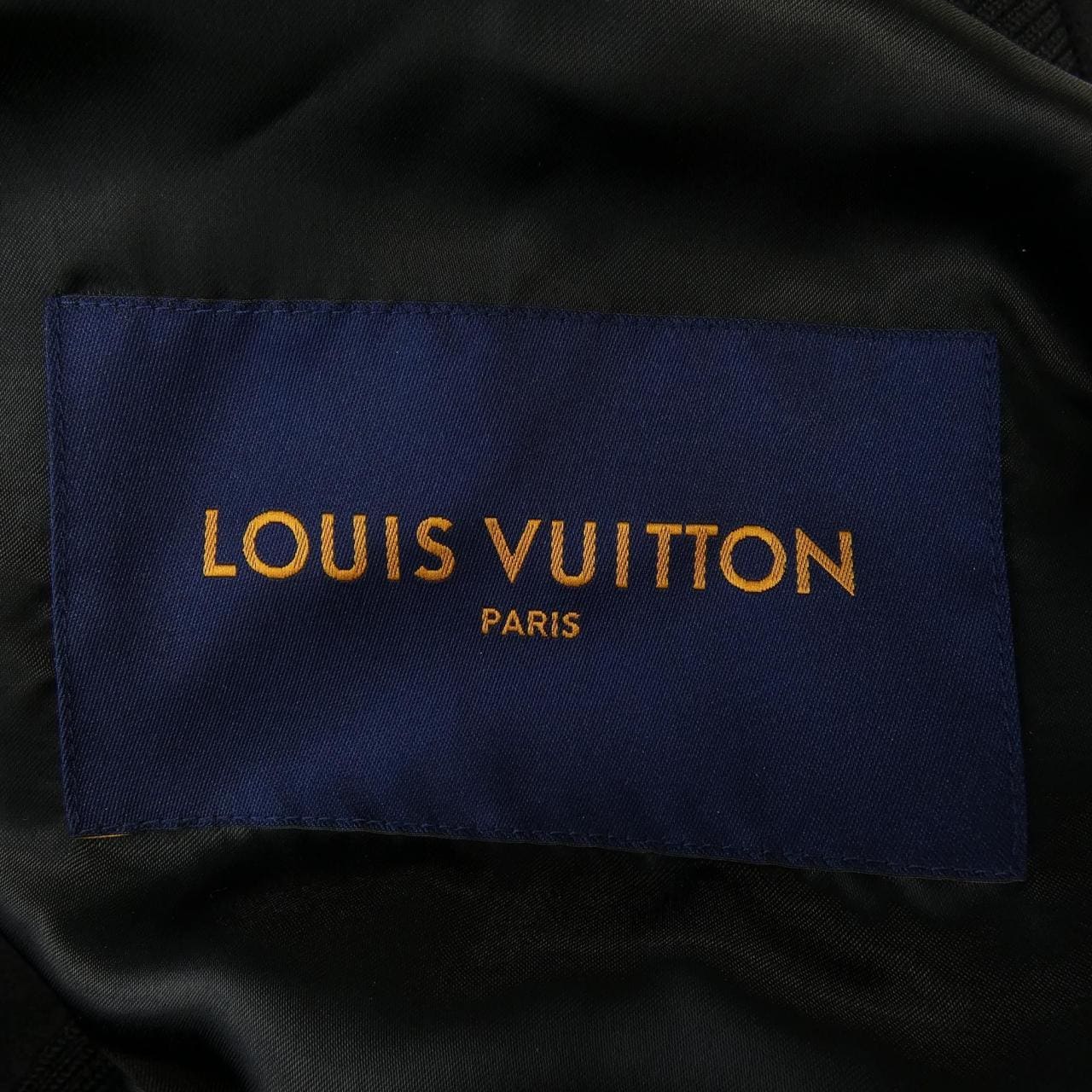 ルイヴィトン LOUIS VUITTON モノグラムエンボスレザーアンドウールブルゾン HNL06EZCZ ブルゾン