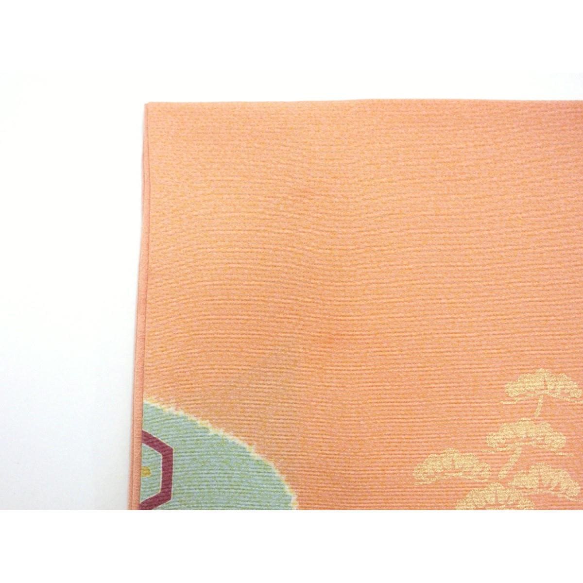 振袖　友禅金彩加工　刺繍入り　身丈Ｓ寸