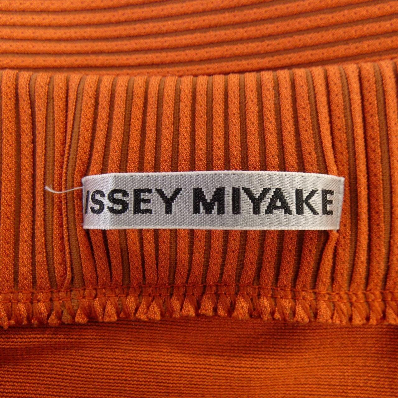 イッセイミヤケ ISSEY MIYAKE IM54KG504 スカート