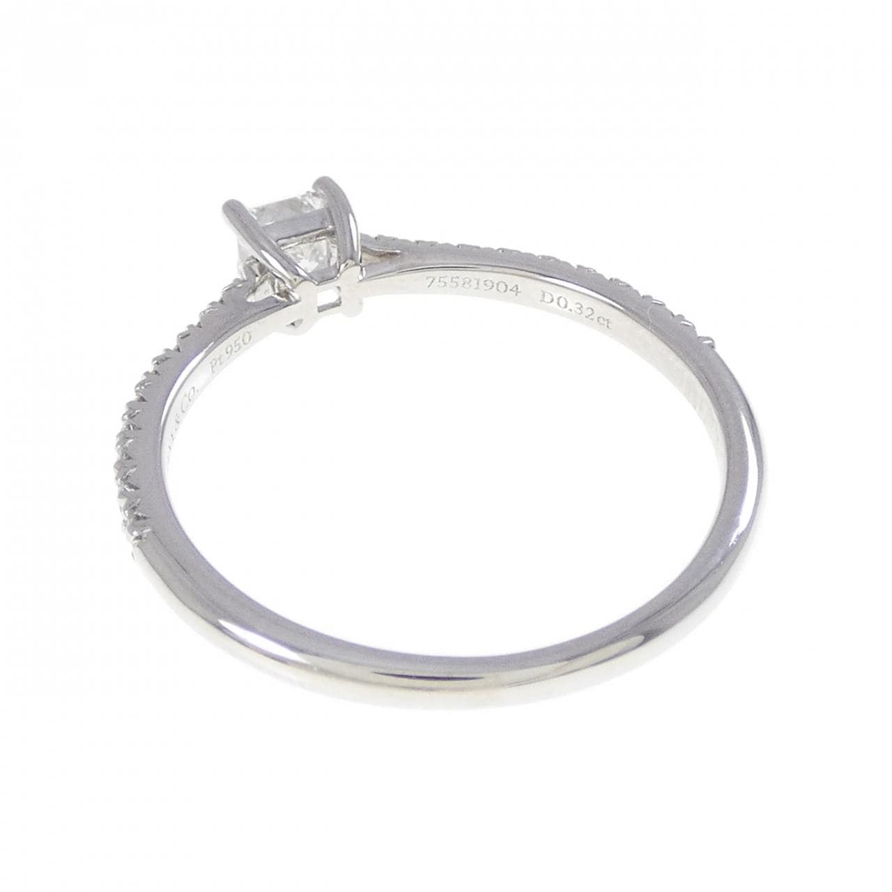 ティファニー ノヴォ リング 0.32CT F VVS2