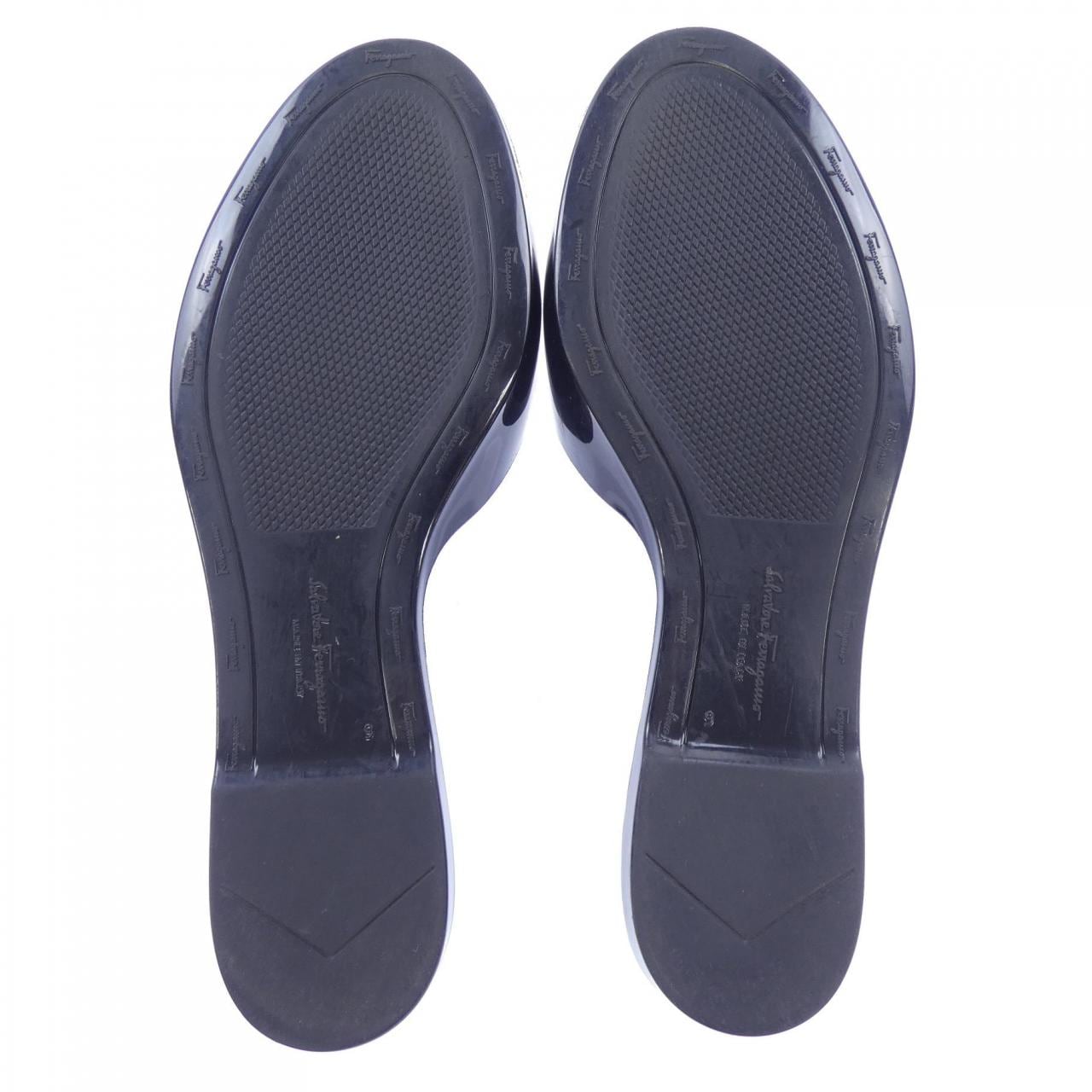 サルヴァトーレフェラガモ SALVATORE FERRAGAMO サンダル