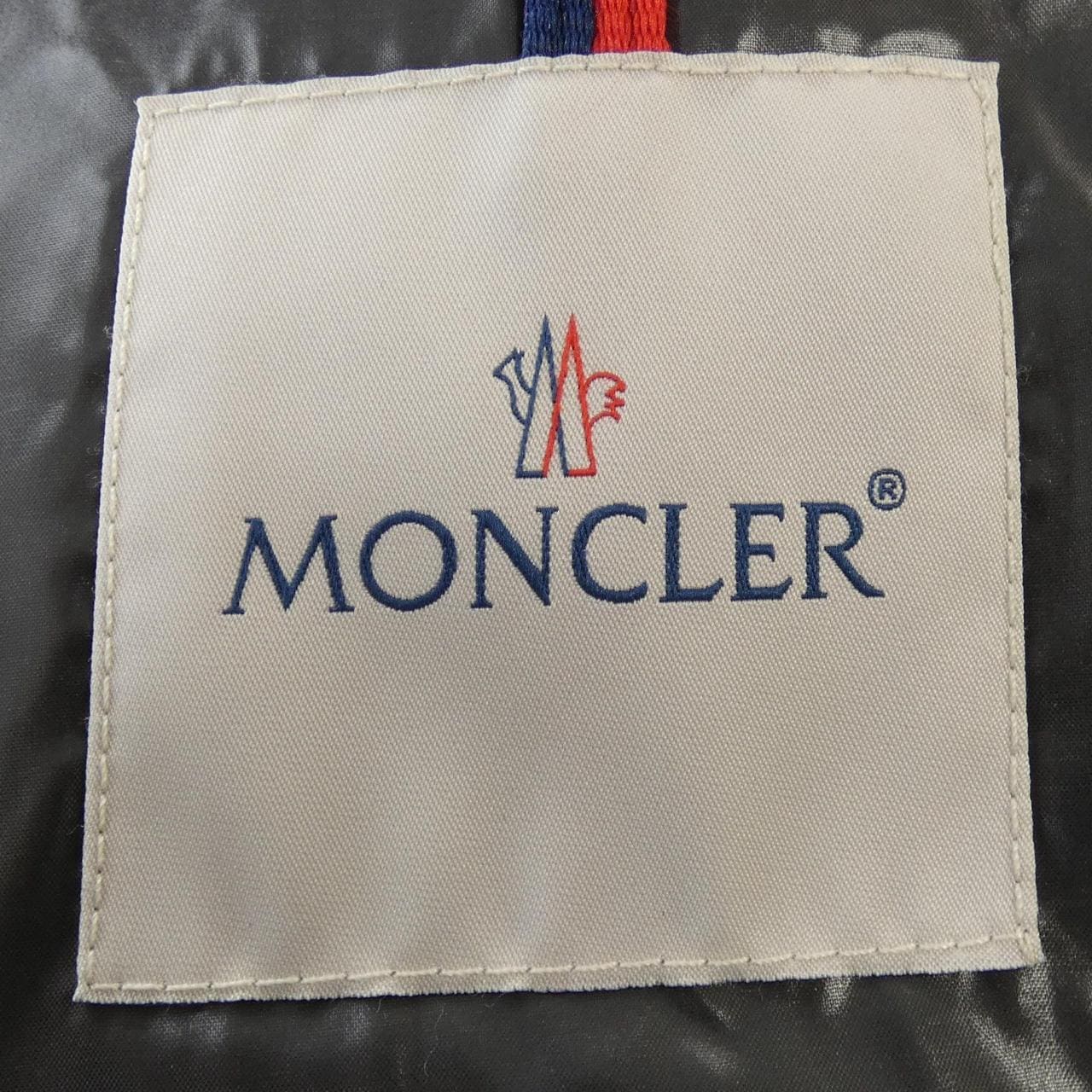 モンクレール MONCLER ダウンジャケット