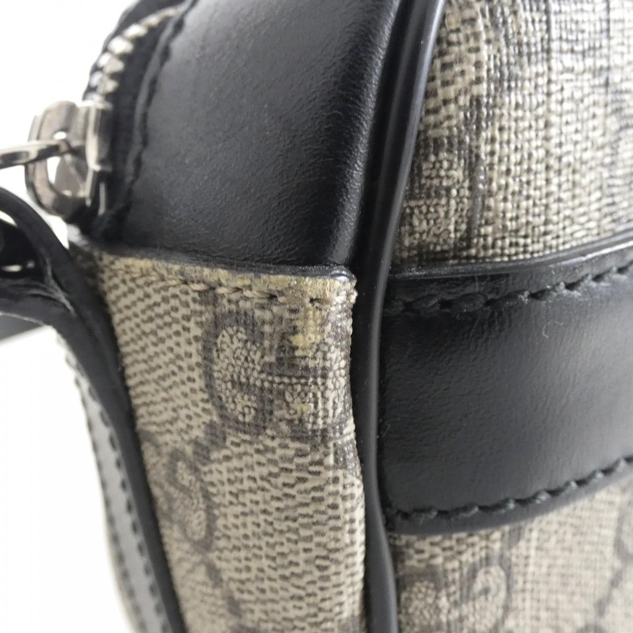 グッチ 387507 KHN4N ショルダーバッグ