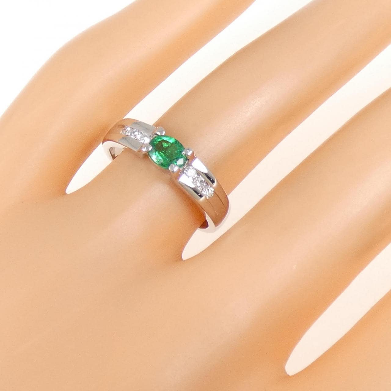 PT950 エメラルド リング 0.40CT