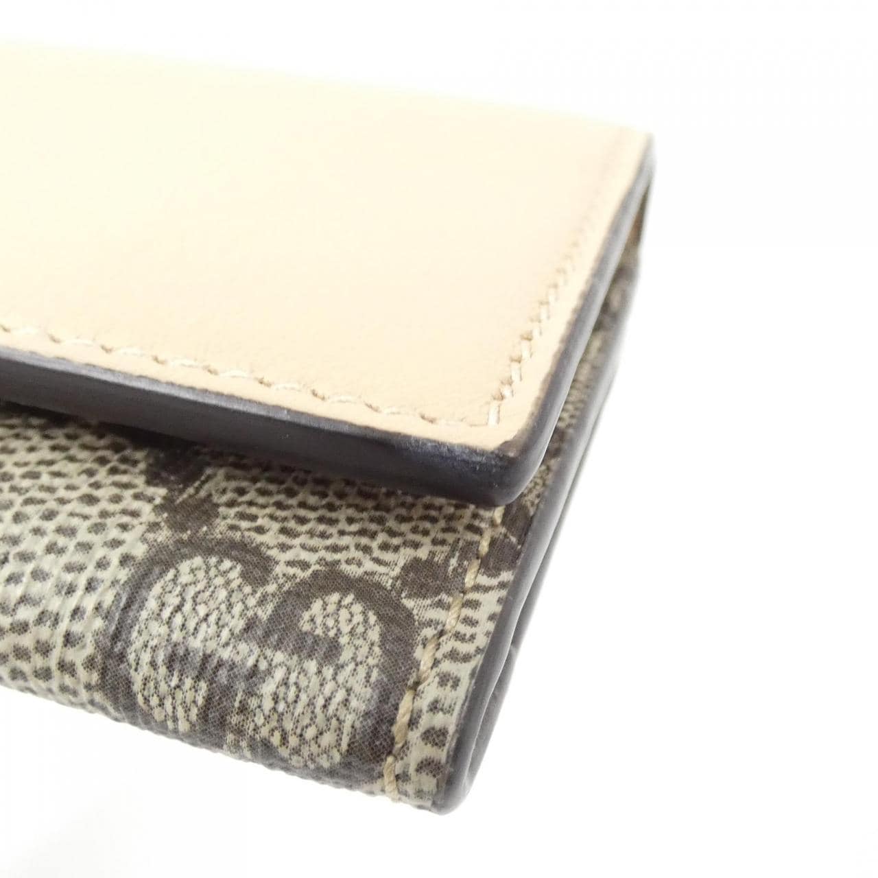 Gucci 790067 AADQE卡包